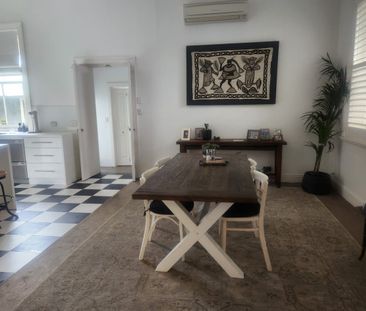 Charming 3-bedroom house in Mithcham Village - Photo 1