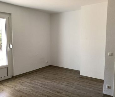 Sofort verfügbar! modernisierte 2-Zimmer-Wohnung mit kl. Terasse - Foto 1