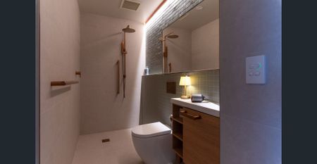 Luxury 1 Bedroom Riverside Apartment - Photo 2