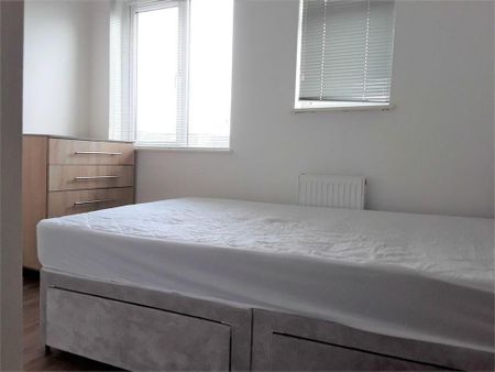 Property to rent - Photo 4