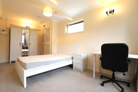 5 bedroom detached house to rent - Photo 5