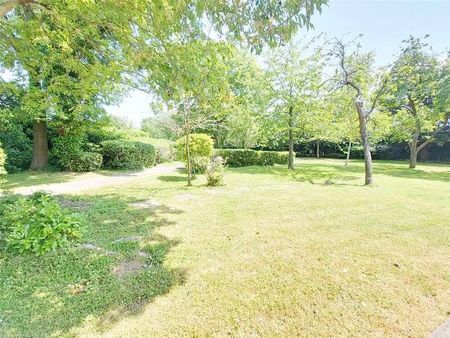 Deyncourt Gardens, Upminster, RM14 - Photo 4