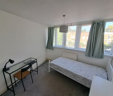 Room in a Shared House, Claylands Road, SW8 - Photo 3