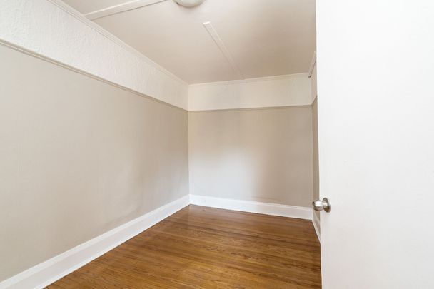 100 Vaughan Road - Photo 1