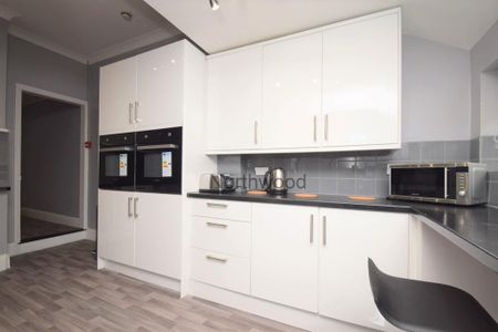 1 bedroom in a house share to rent - Photo 5