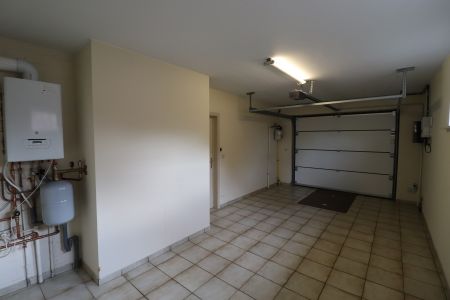 Een vrijstaande woning met 3 slaapkamers, inpandige garage en tuin. Rustig gelegen. - Foto 5