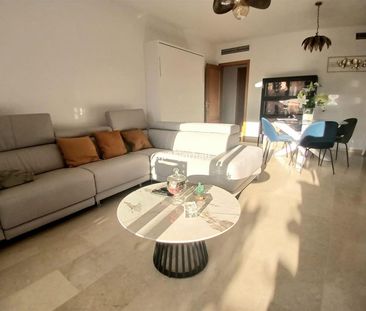 Middle Floor Apartment in Estepona - Photo 3