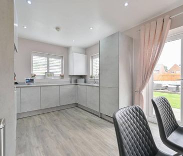 3 bedroom semi-detached house to rent - Photo 1