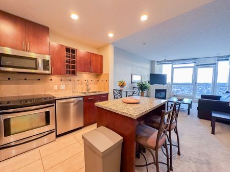 Fully Furnished 2 Bed Condo In Shaganappi Sw | Parking Included | In Suite Laundry | Ac - Photo 4
