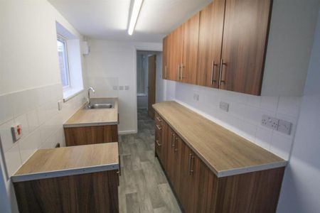 3 bedroom terraced house to rent - Photo 5