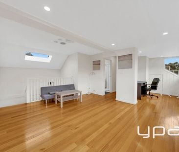 Affordable Craigieburn Gem with Water Views - Photo 2