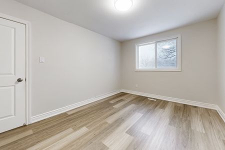 For Lease - 99 Fred Cook Drive Unit# Main, Bradford West Gwillimbury, Ontario - Photo 5