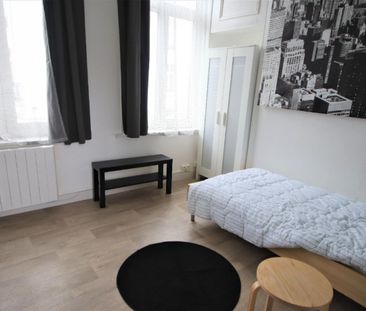 A LOUER : T1 à LILLE • Rue des Postes - WAZEMMES • 430 € - Photo 2