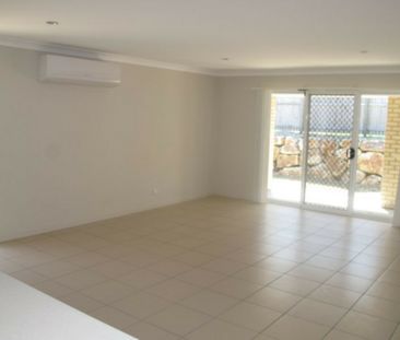 4 BEDROOM FAMILY HOME LOCATED IN QUIET STREET! - Photo 6