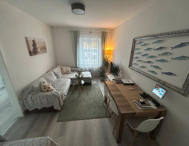 Vollmöblierte 2,5-Zimmer-Wohnung FREI ab 01.12.2025 - Photo 1