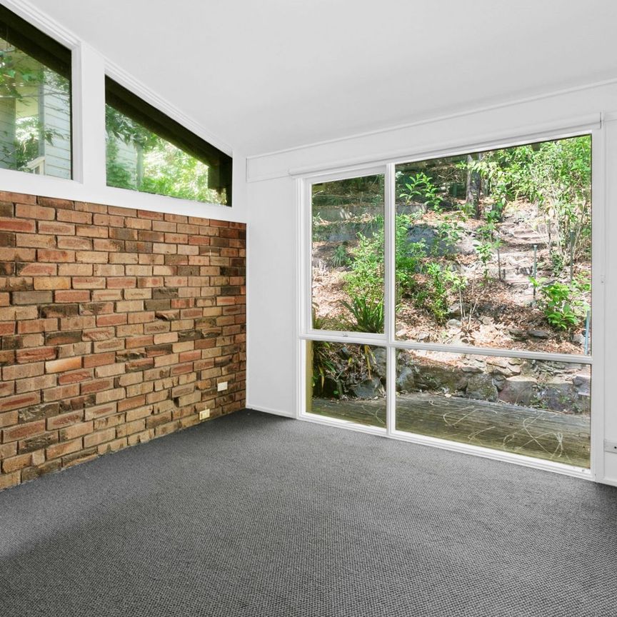 Newport, 35 Grandview Drive - Photo 1