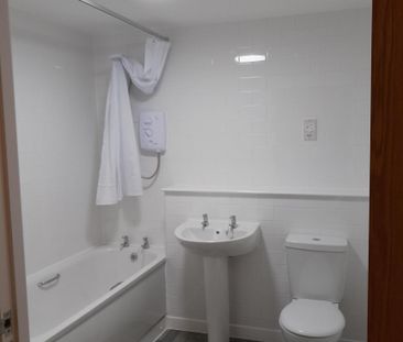 2 bedroom flat to rent - Photo 6