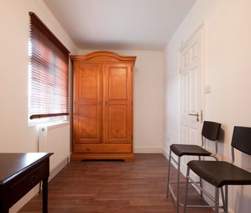 Studio Flat, London, NW2 - Photo 4
