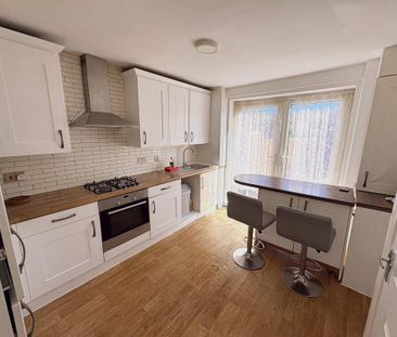 3 bedroom end of terrace house to rent - Photo 6