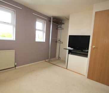 2 Bedroom Semi-Detached House, Chester - Photo 2