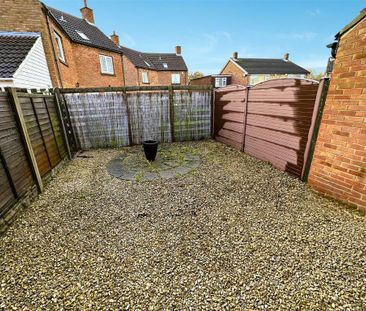 2 bedroom semi-detached house to rent - Photo 2