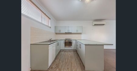 Free standing flat - Photo 2