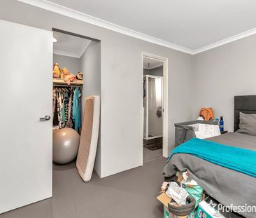 Easy to maintain Family home in a central location - Photo 5