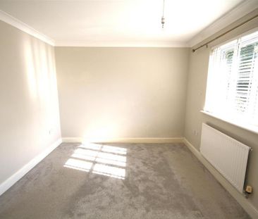 3 bedroom semi-detached house to rent - Photo 6