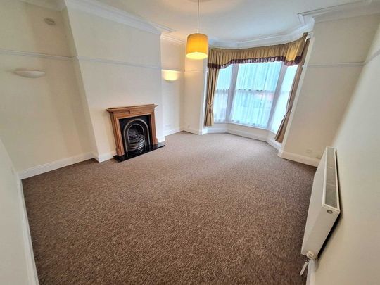 Hamilton Drive, Nottingham, NG7 - Photo 1