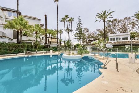 Apartamento planta baja en alquiler en Marbella, Marbella - Photo 3