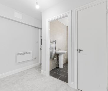 North Circular Road, London, NW11 - Photo 6