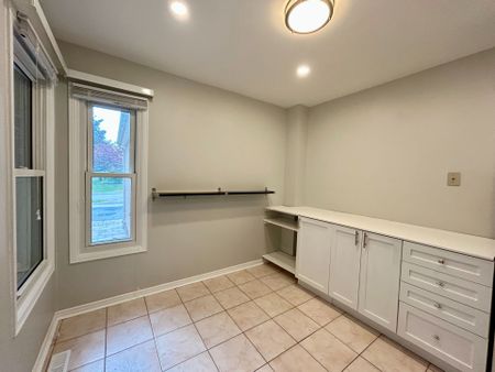 For Lease - 230 Enchanted Hills Crescent, Toronto, Ontario - Photo 4