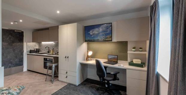 Platinum Studio Plus - Photo 1