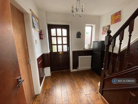 3 bedroom semi-detached house to rent - Photo 5
