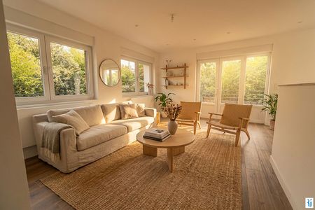 Location Maison 8 pièces 164m² LE MESNIL ESNARD 76240 - Photo 2