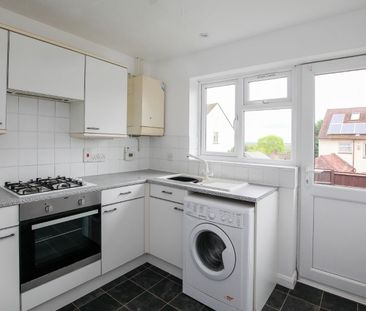 2 bedroom Bungalow To Let - Photo 3