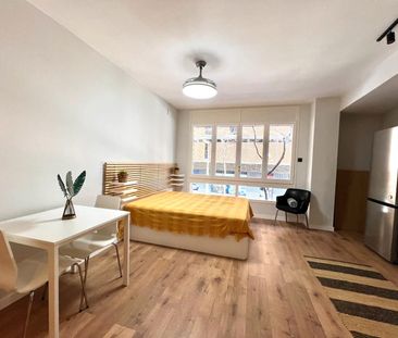 Piso de alquiler en Carrer D'espronceda, El Clot - Photo 6