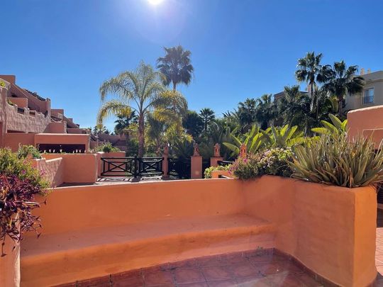 Alquiler de piso en Calle Hinojo, 91 b - Photo 1