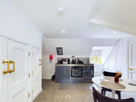 Studio to rent - Photo 3