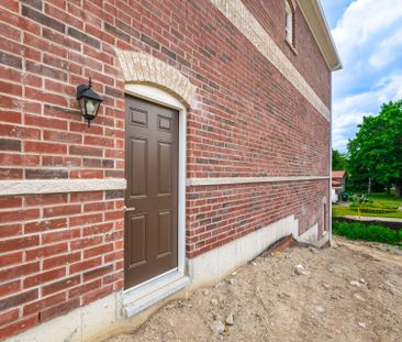 For Lease - 16 Ravenscraig Place, Innisfil, Ontario - Photo 3