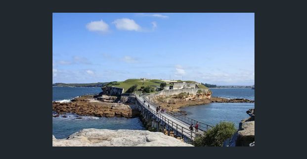 Spacious Family Home in a Sunlit North-Facing Setting - Photo 1