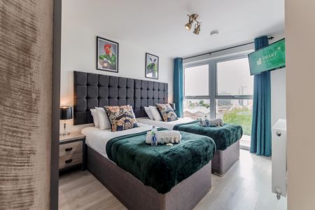 two bedroom - Photo 2