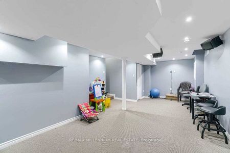 For Lease - 23 Calderstone Drive, Brampton, Ontario - Photo 4