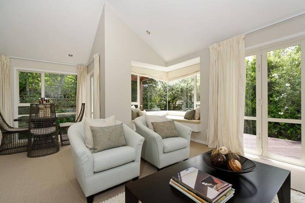 Sunny & Spacious Meadowbank Home - Photo 1