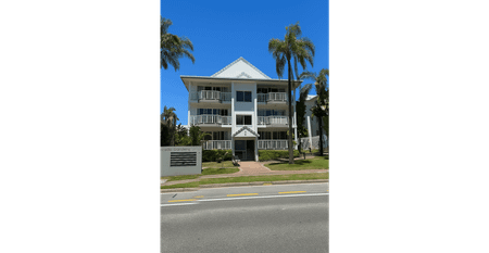 Coastal Apartment Between Surfers Paradise & Broadbeach - Photo 4