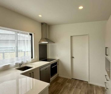 106a Glanmire Road, Newlands, Wellington City - Photo 5