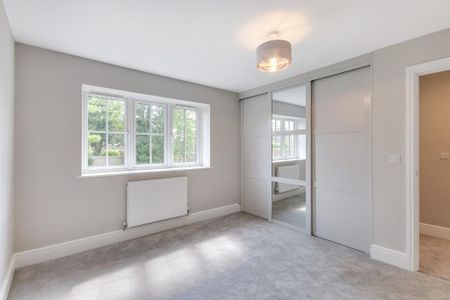 4 bedroom detached house to rent - Photo 3