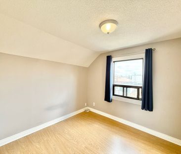 For Lease - 8 Hatherley Road Unit# 1, Toronto, Ontario - Photo 3