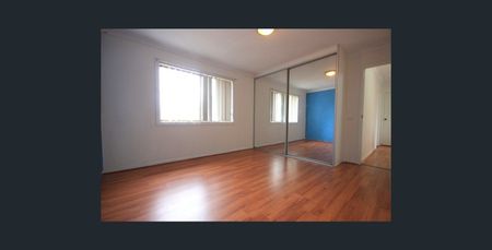 Neat and Tidy Townhouse! - Photo 3