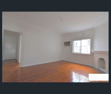 Huge 5 bedroom house - Photo 3